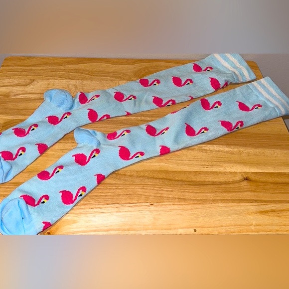 FREE! 🦩 Flamingo 🦩 Socks - Picture 1 of 2